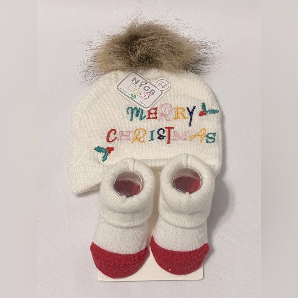 NYGB Two Merry Christmas Winter Hat with Booties Set Size 0-6 Months